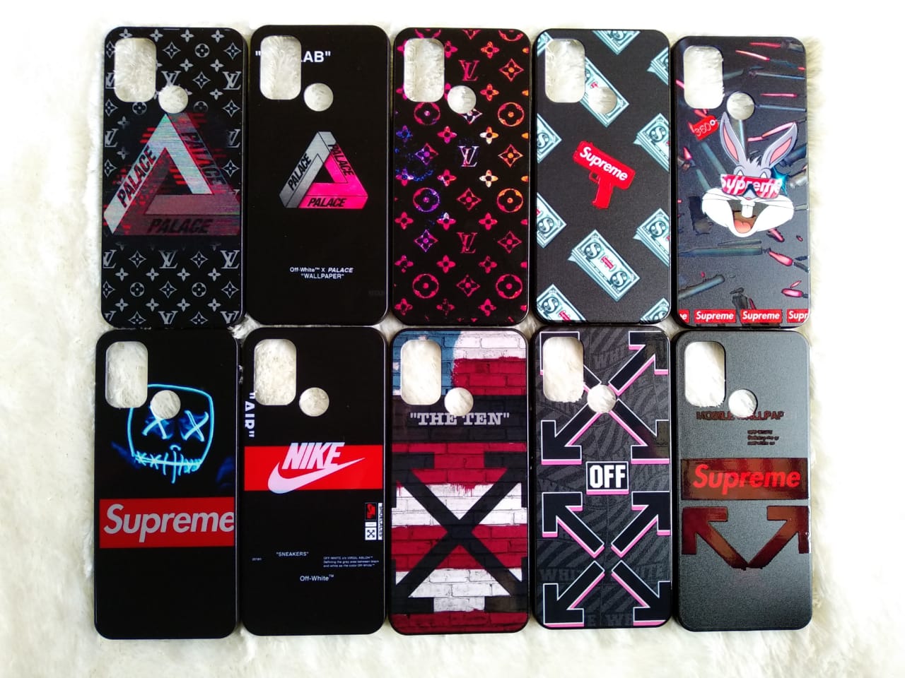 CASE NIKE/SUPREME VIVO Y30 (SOLD)